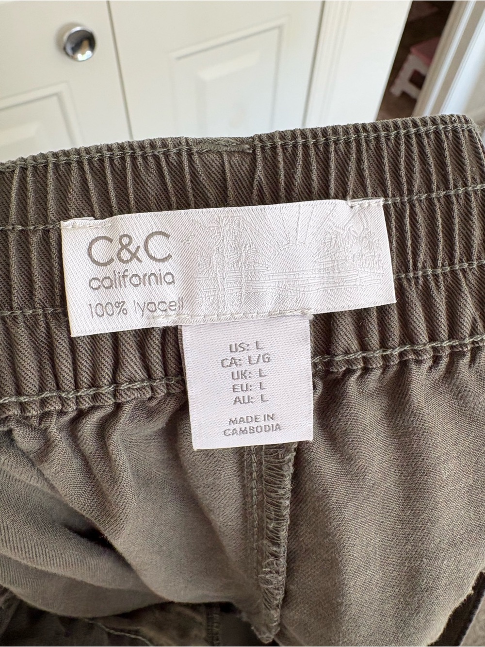 C&C California 100% Lyocell Wide Leg Flowy Pants Dark Green - Picture 3 of 3